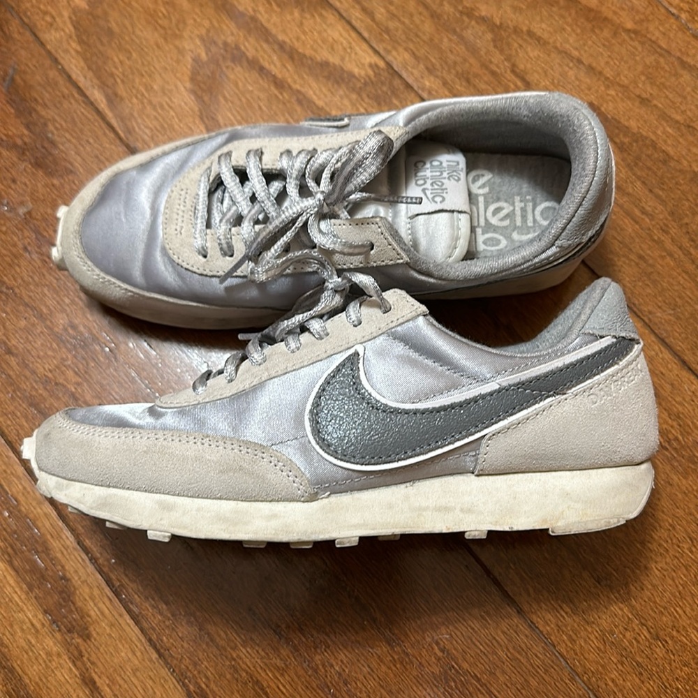 Nike Women's Gray Silver Sneakers